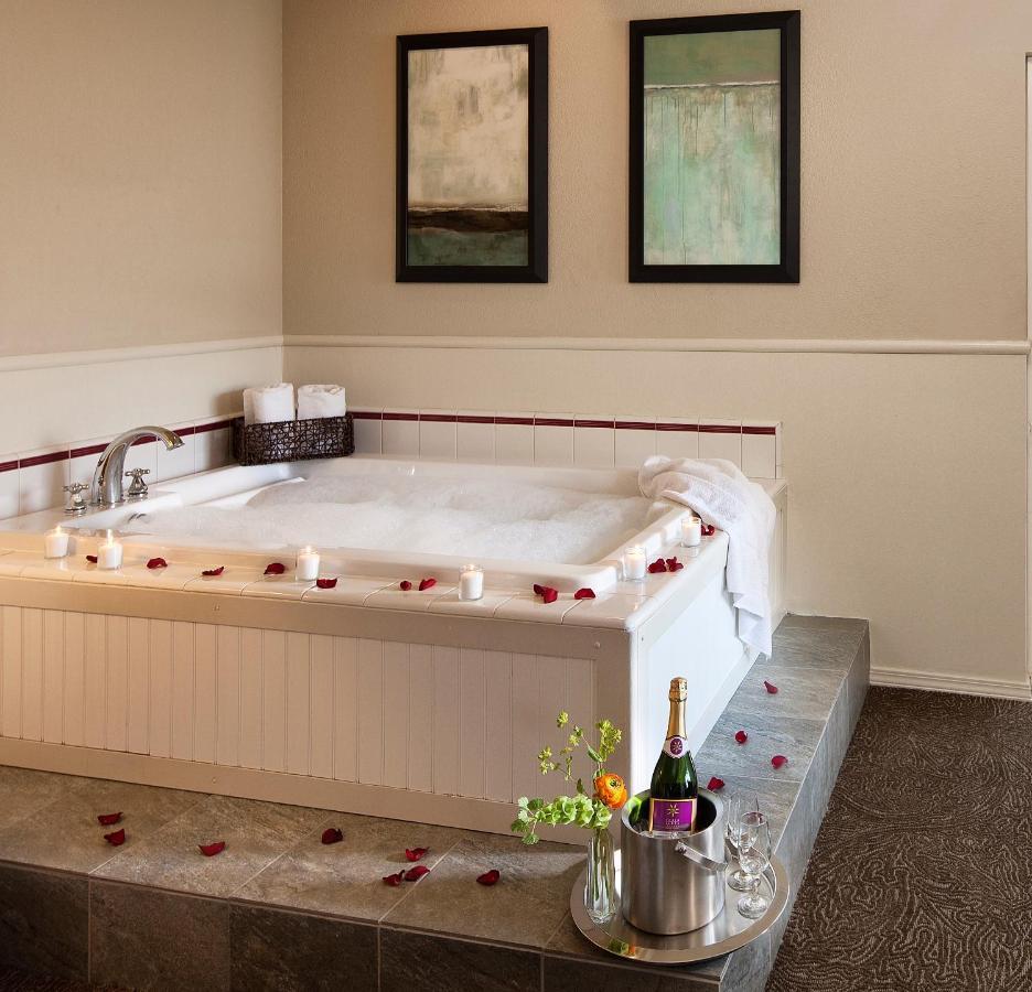 Cambria Landing Inn And Suites Buitenkant foto