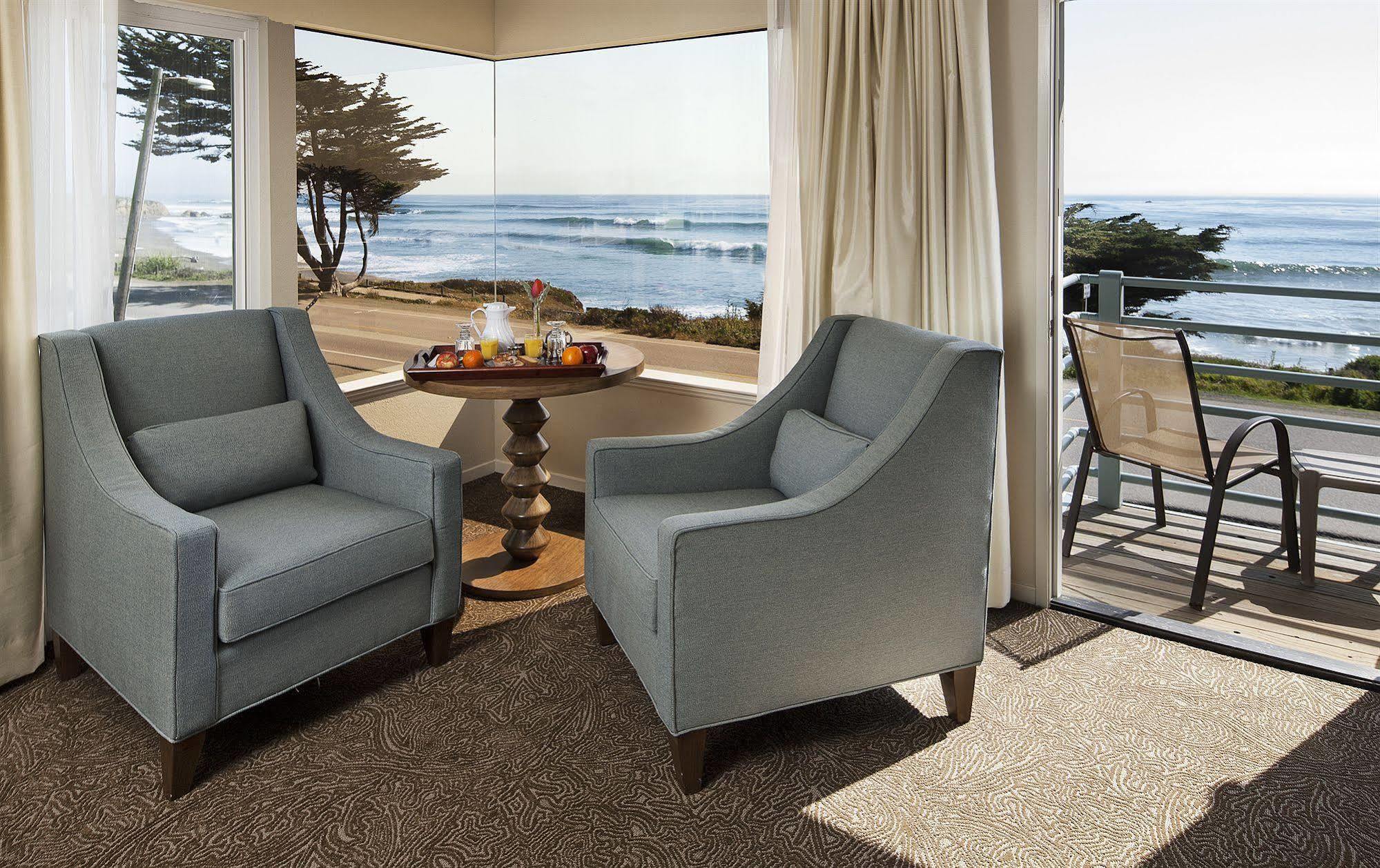 Cambria Landing Inn And Suites Buitenkant foto