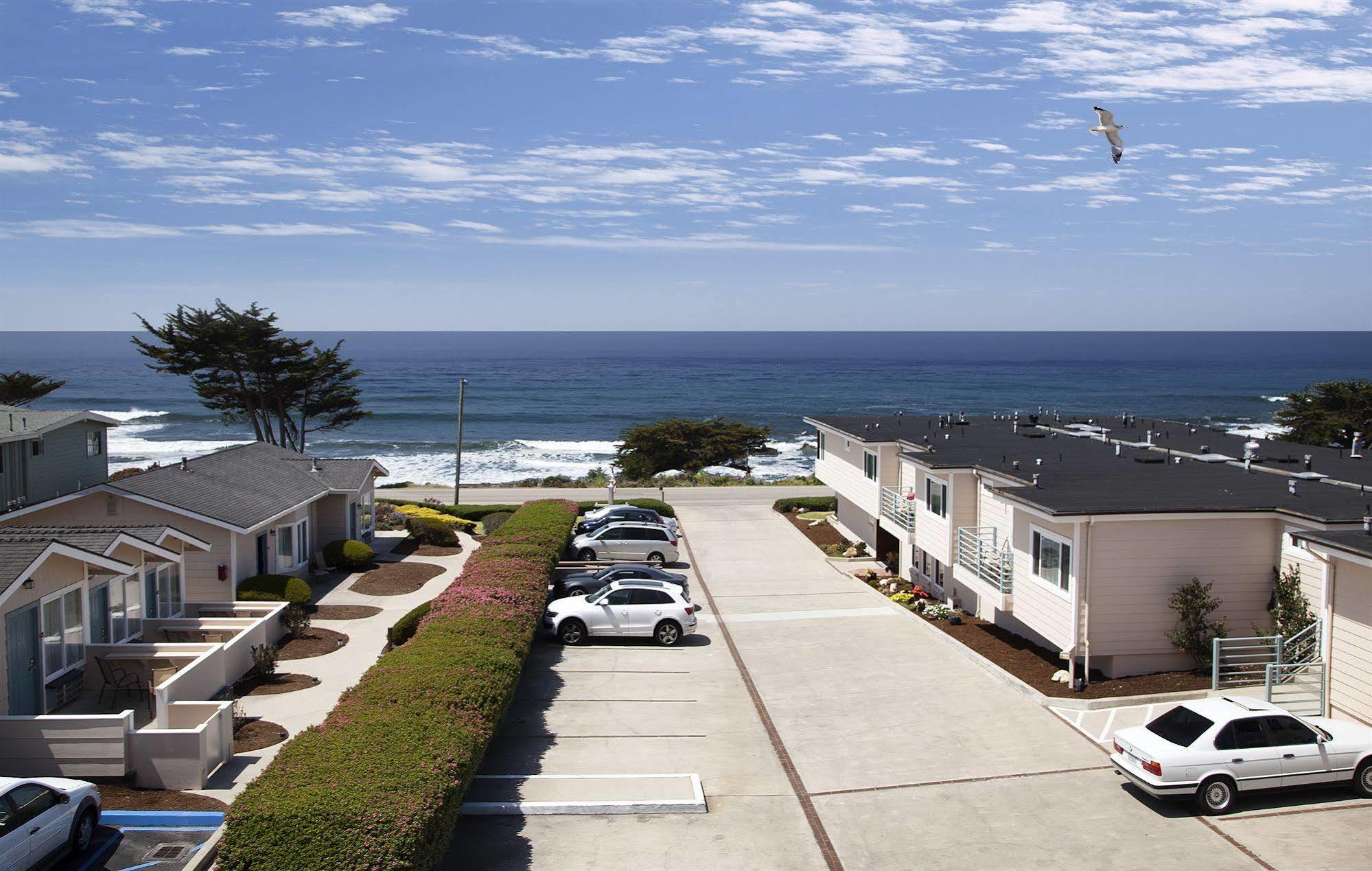 Cambria Landing Inn And Suites Buitenkant foto